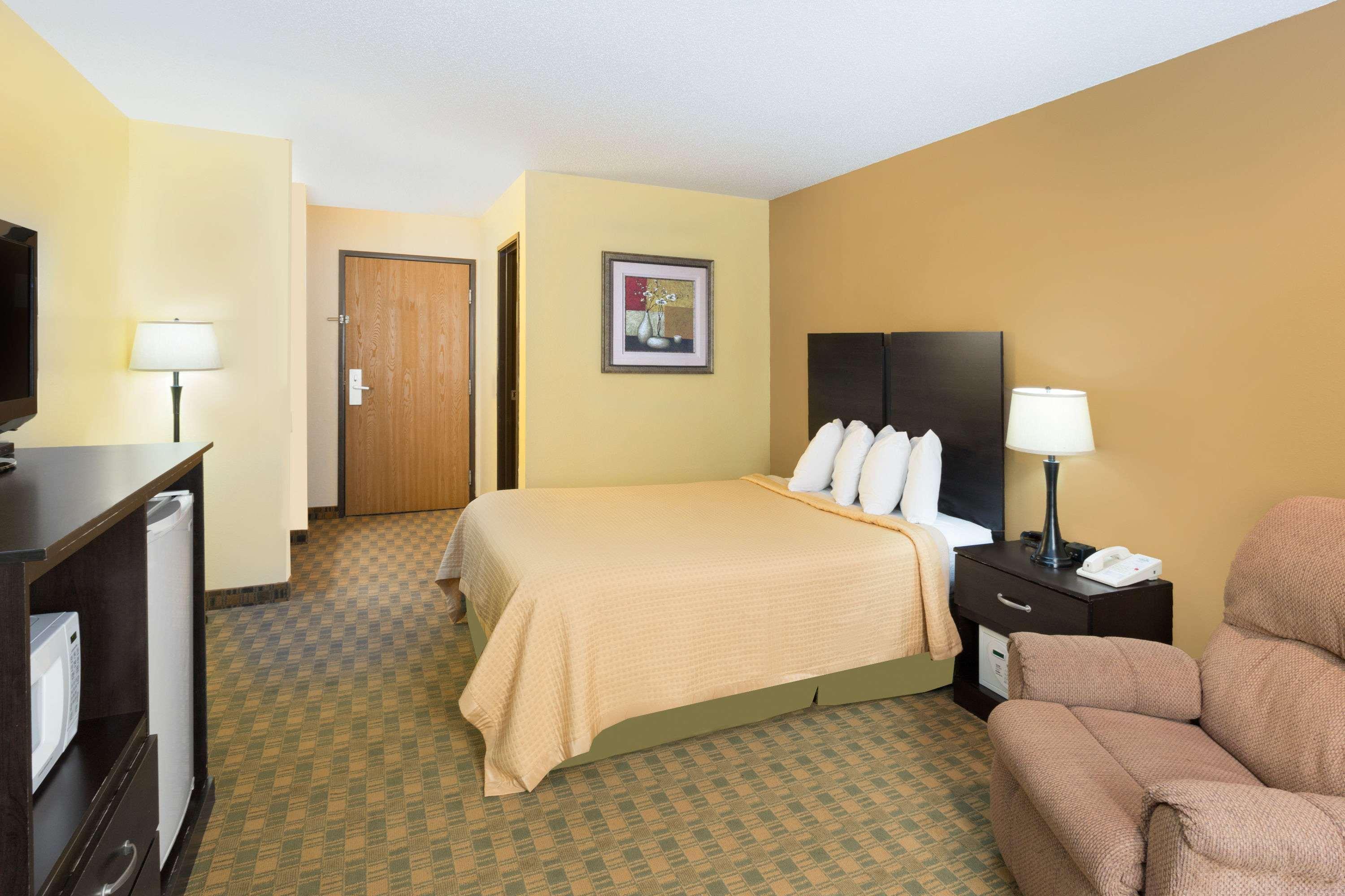 Econo Lodge Inn&Suites Yankton Esterno foto